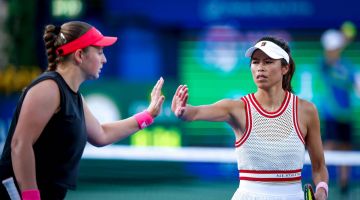 Latvijas vadošā tenisiste Ostapenko startēs WTA finālturnīra dubultspēlēs